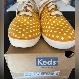 Keds Gold/White Polka Dot Sneakers, Size 7, NIB.